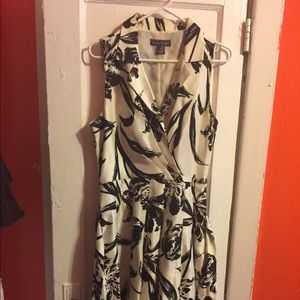 Women's dress with versatile bands